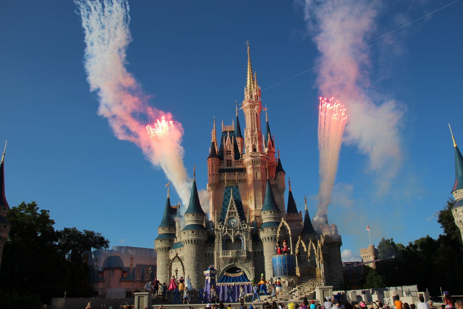 Disney va investir 30 milliards de dollars dans ses parcs mais oublie (encore) Paris !