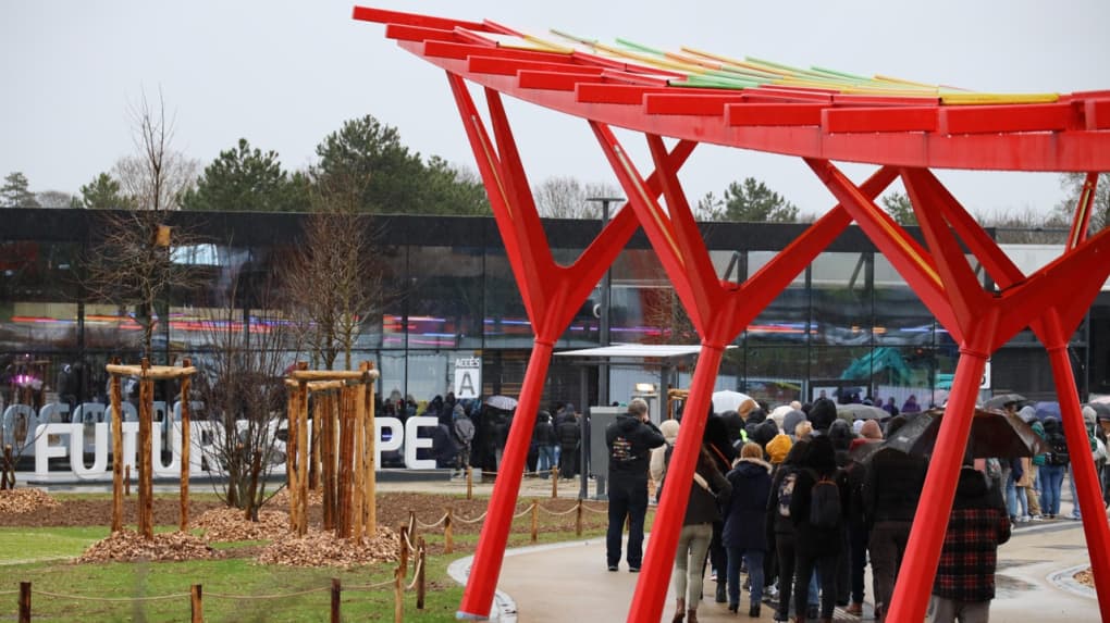 À quelle heure arriver au parking l'été au Futuroscope ?